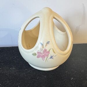 Vintage Aldridge Pottery Pretty Cream Floral Posy Flower Bud Stem Vase 35”